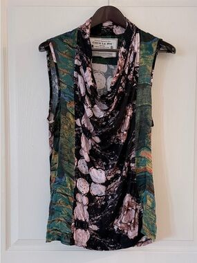 CEUR LE ROI Cowl Neck Silk/ModelSleeveless Top with Black and Green Marble Print